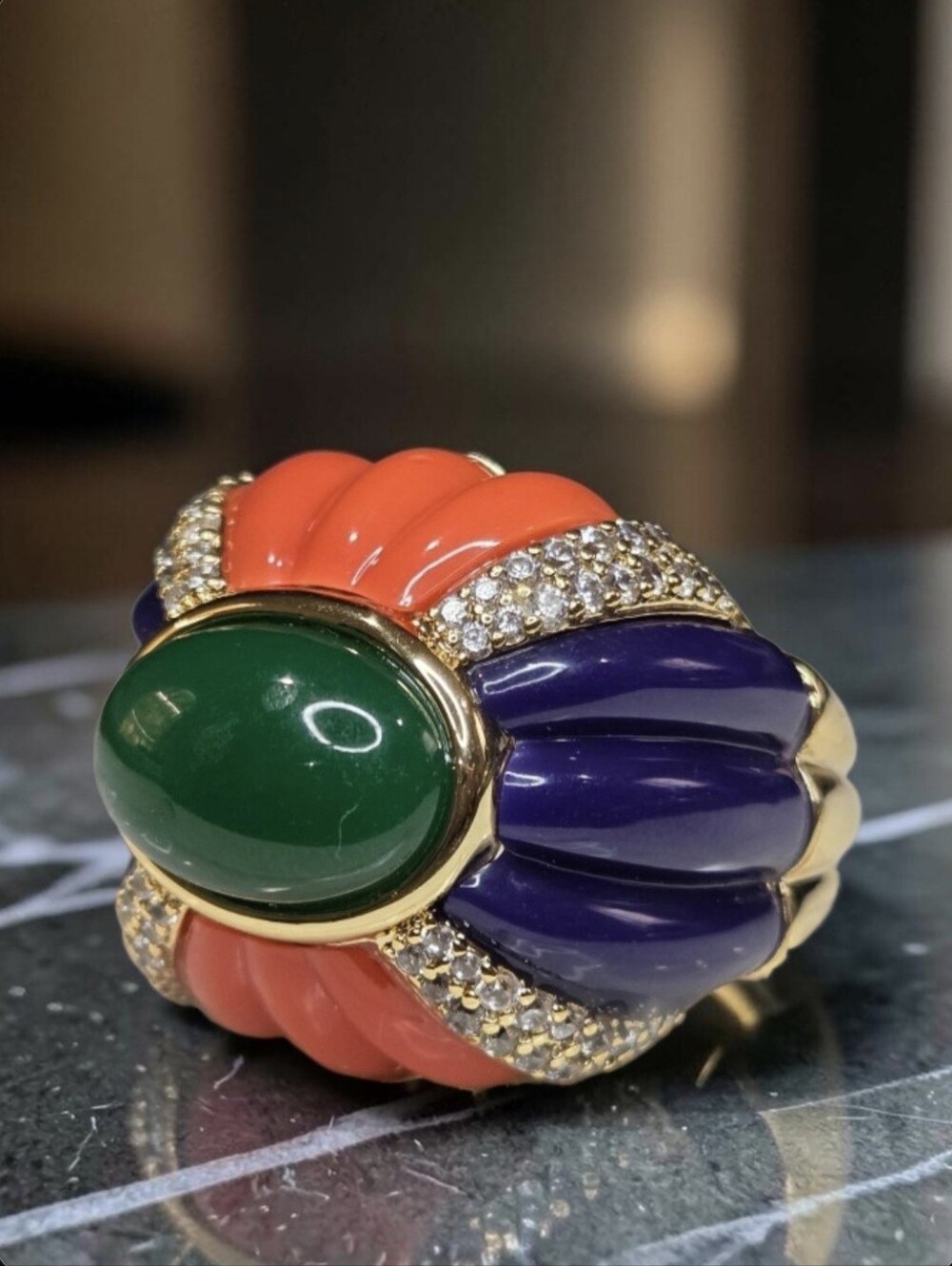 Ultra Luxury Designer Carnival Ribbed Lucite Green Onyx Crystal High-end Ring